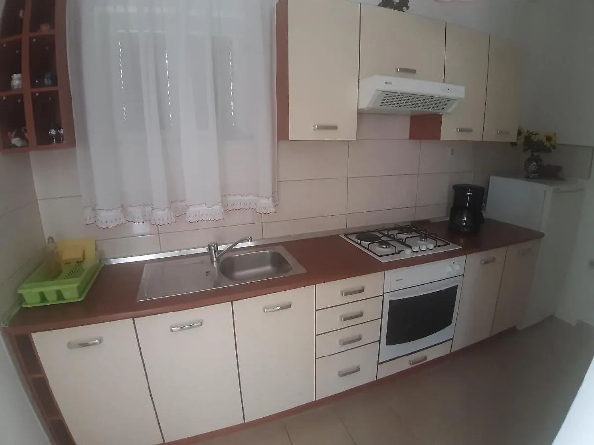Apartmani Ana Cres 0*,  Croatia